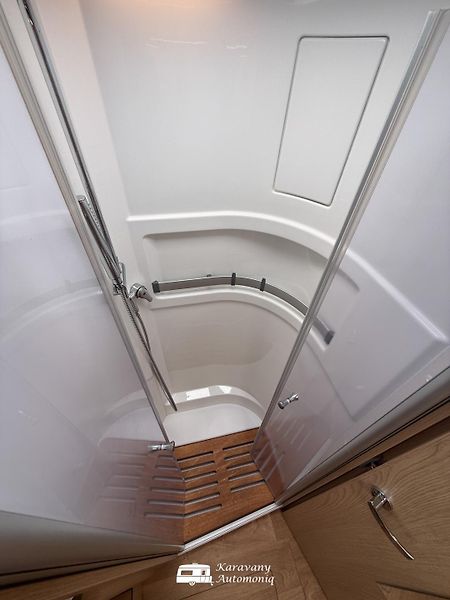 Hymer Ostatní (2019) B680 Mercedes Plná výbava,3,5t - fotka 13 z 34