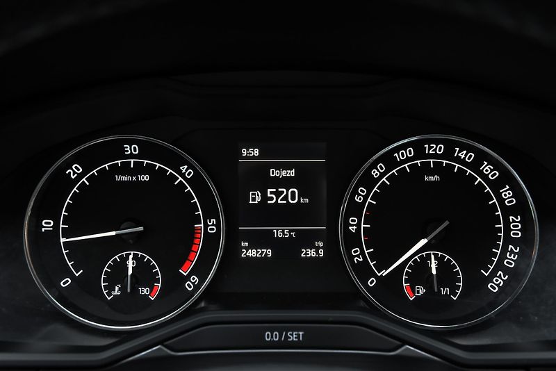 Škoda Superb 2.0 TDi CR,DKLIMA,VÝHŘEV,TEMP - fotka 18 z 50