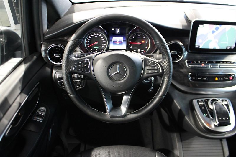 Mercedes-Benz Třídy V 300d 4MATIC Long 7míst DIS/Nez - fotka 13 z 33