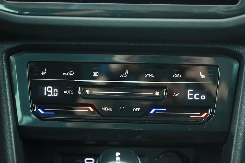 Volkswagen Tiguan (2021) Elegance 1.4 TSI eHybrid - fotka 18 z 23