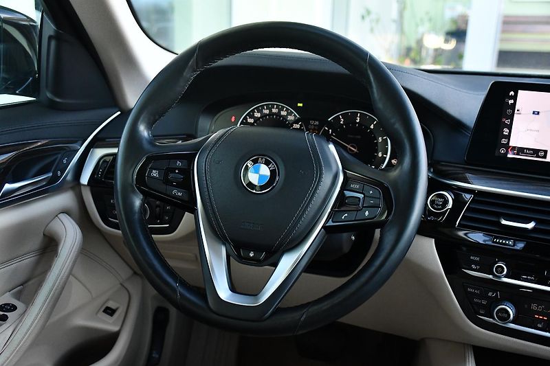 BMW Řada 5 540i xD LUXURY LINE HUD - fotka 6 z 35