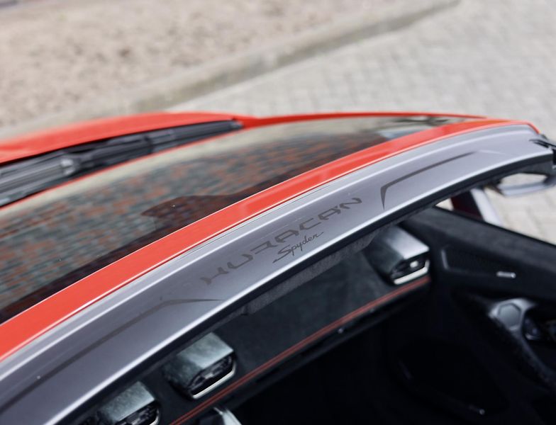 Lamborghini Huracán (2018) Spyder Performante Misano Red  - fotka 23 z 61