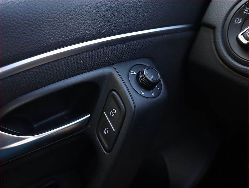 Volkswagen Polo (2016) 1.2 TSI, Automat, Tempomat - fotka 20 z 21