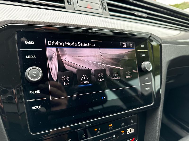 Volkswagen Passat Alltrack 2,0 TDI 147kw 4-motio - fotka 21 z 22
