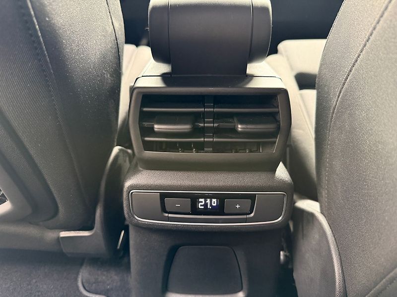 Audi Q4 e-tron 40 e-tron  REZERVACE - fotka 10 z 36