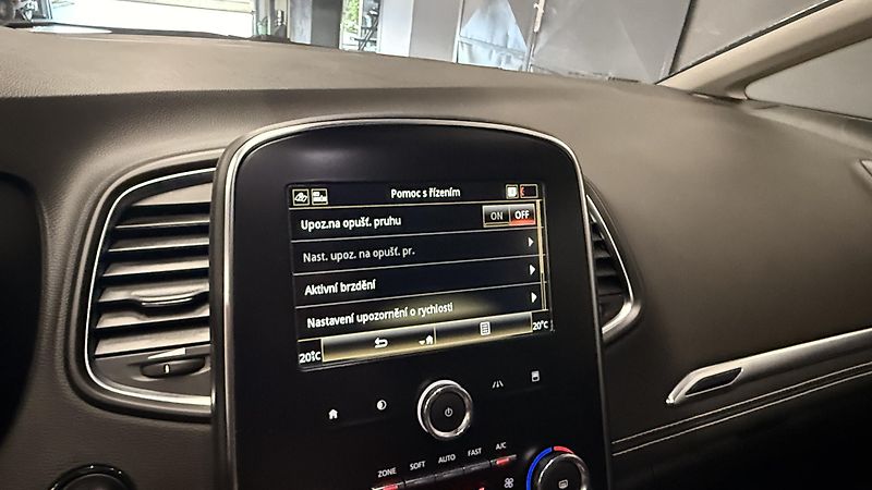 Renault Grand Scénic (2020) TCe,140PS,REZERVOVÁNO - fotka 33 z 45