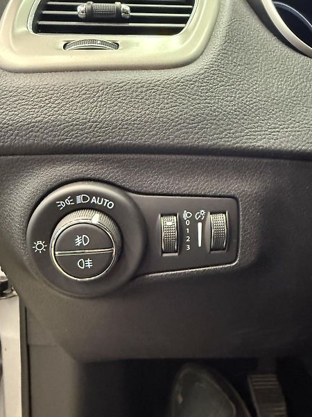 Jeep Compass 1.6 Multijet 88 kW - fotka 14 z 18