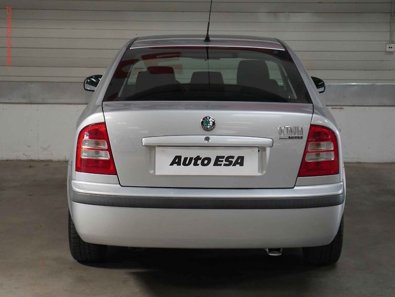 Škoda Octavia (2010) 1.9 TDi, AC, temp - fotka 5 z 16
