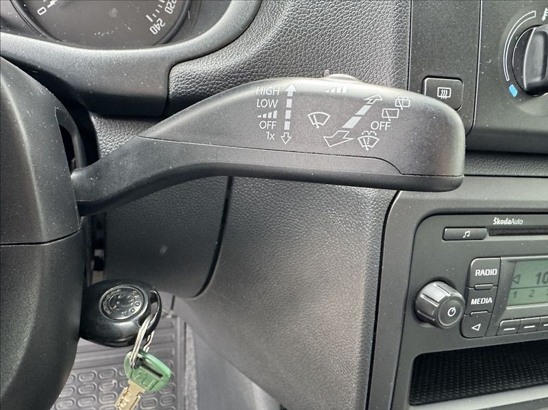 Škoda Fabia 1,4 i 16V tažné DPH 1.maj. ČR - fotka 31 z 45
