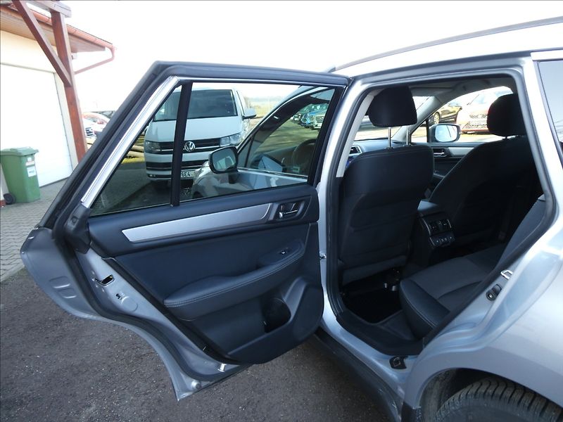 Subaru Outback 2,5 i 129kV 4WD,1.maj,serviska - fotka 22 z 51