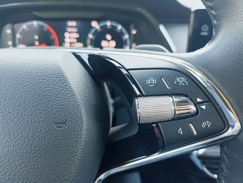 Škoda Octavia (2023) 2.0 TDI DSG Tažné Head Up disp - fotka 23 z 33