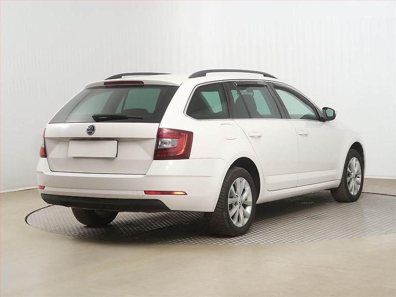 Škoda Octavia (2017) Ambition Plus 1.6 TDI - fotka 5 z 14