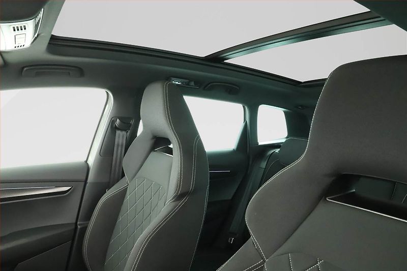 Škoda Karoq (2023) Sportline 1.5 TSI - fotka 13 z 19