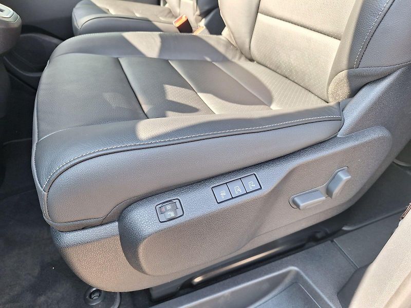 Peugeot Traveller (2025) ALLURE Long 2.2 BHDi 180k EAT8 - fotka 12 z 22
