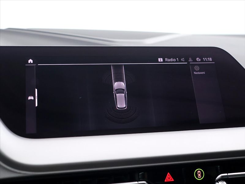 BMW Řada 1 1,5 116d 85kW Aut.klima LED - fotka 23 z 39