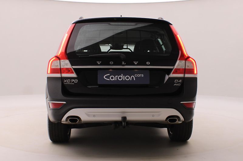 Volvo XC70 D4 AWD SUMMUM AUT CZ - fotka 11 z 39