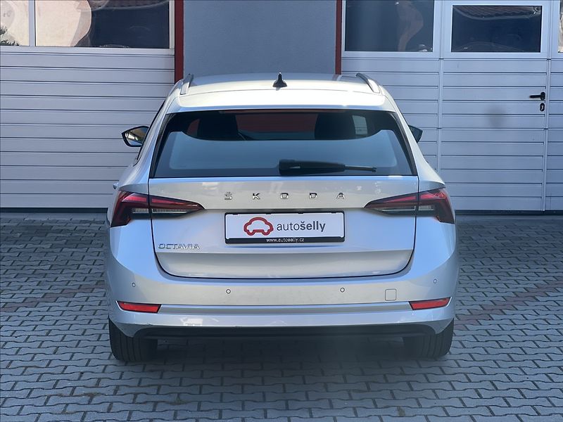 Škoda Octavia 2,0 TDI 85kW Active Combi - fotka 4 z 37