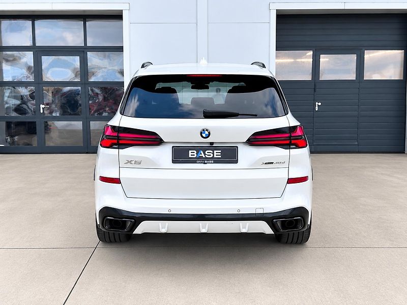BMW X5 xDrive40d M-Sport PRO - fotka 4 z 33
