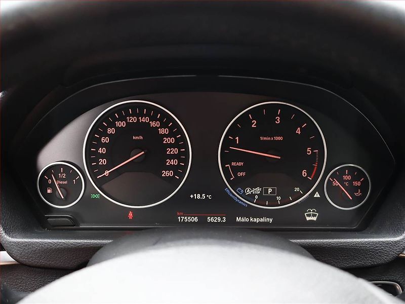 BMW Řada 3 (2016) 330 d xDrive, 4X4, Automat - fotka 9 z 20