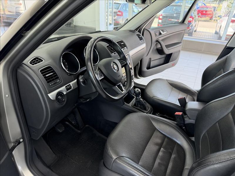 Škoda Yeti 2,0 TDi Outdoor 4x4, xeno/LED - fotka 9 z 33