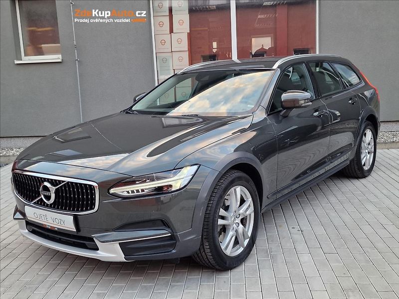 Volvo V90 D4 AWD Cross Country,ČR,1.Maj - fotka 1 z 50