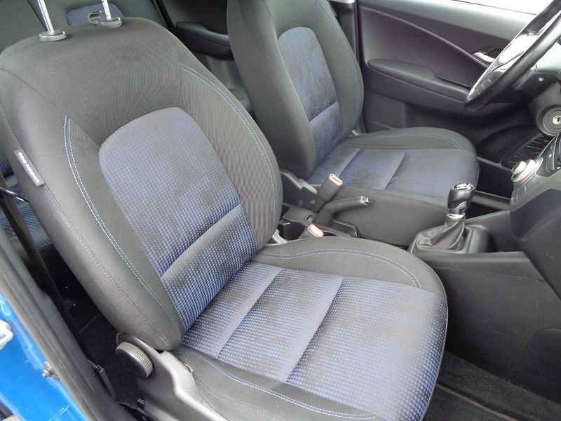 Hyundai ix20 1.4 CVVT M5F 66 kW - fotka 13 z 22