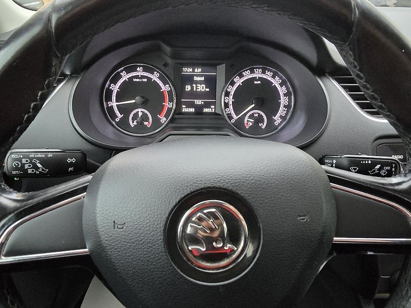 Škoda Octavia 1,5TSI 110kW 1.Maj. ČR -DPH - fotka 21 z 36