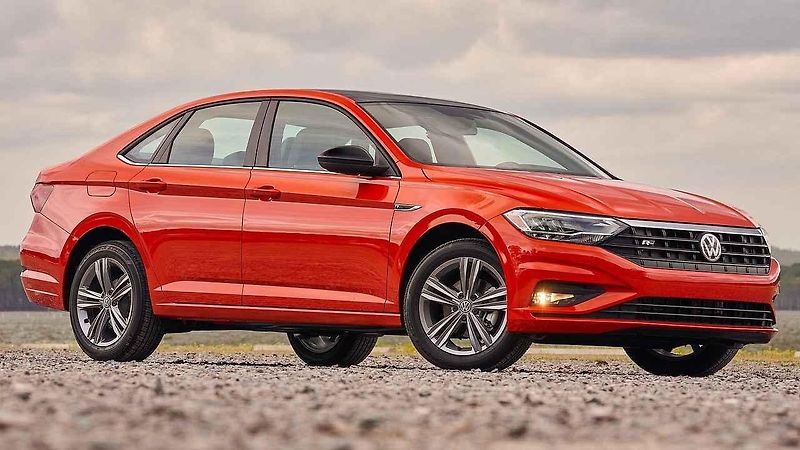 Neojblíbenějším autem roku je stejně jako před rokem Toyota Corolla. Připsala si 1 181 000 čárek.