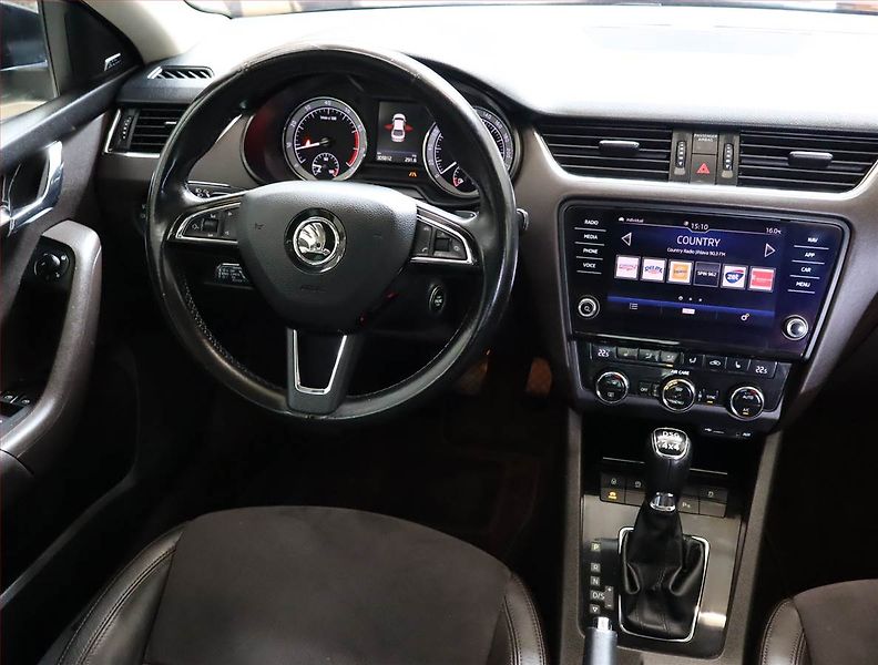 Škoda Octavia (2017) Laurin&Klement 1.8 TSI, 4X4 - fotka 7 z 24