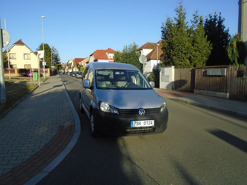 Volkswagen Caddy (2013) 1.6 TDI, 5.Míst, Klima - fotka 3 z 24