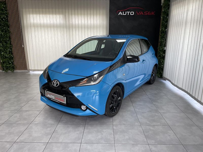 Toyota Aygo 1.0 i AUTOMAT REZERVACE  - fotka 7 z 27
