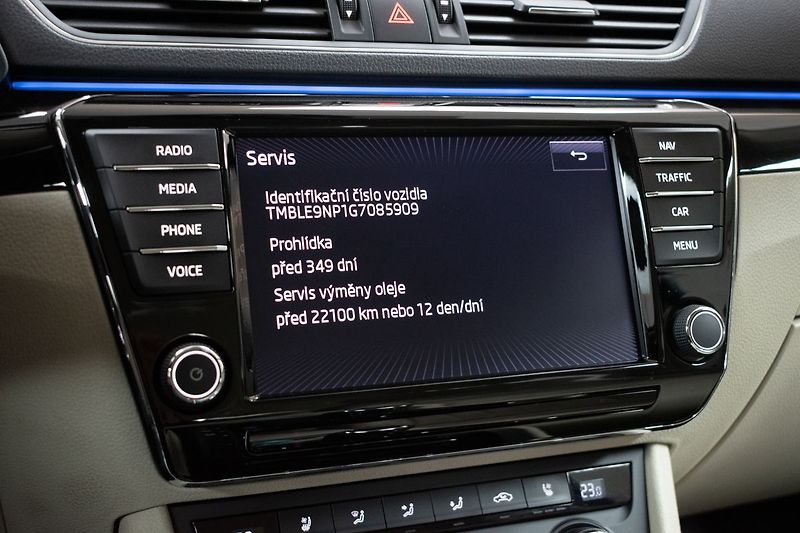 Škoda Superb 2.0 TSI 206kW L&K 4x4*TAŽNÉ*ČR - fotka 38 z 48
