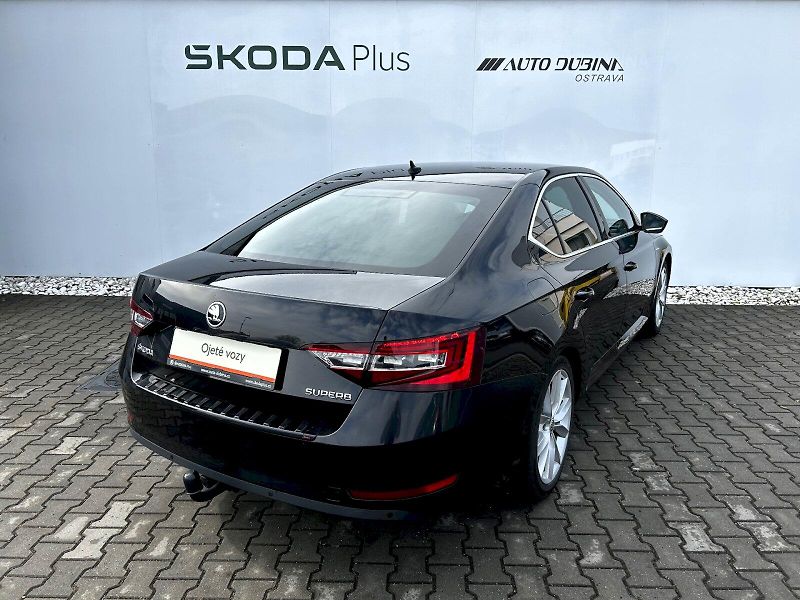 Škoda Superb (2018) 1.5 TSI 110kW ACT DSG Style+ - fotka 2 z 35
