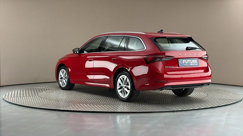 Škoda Octavia 2.0 TDI DSG Style Combi - fotka 2 z 25