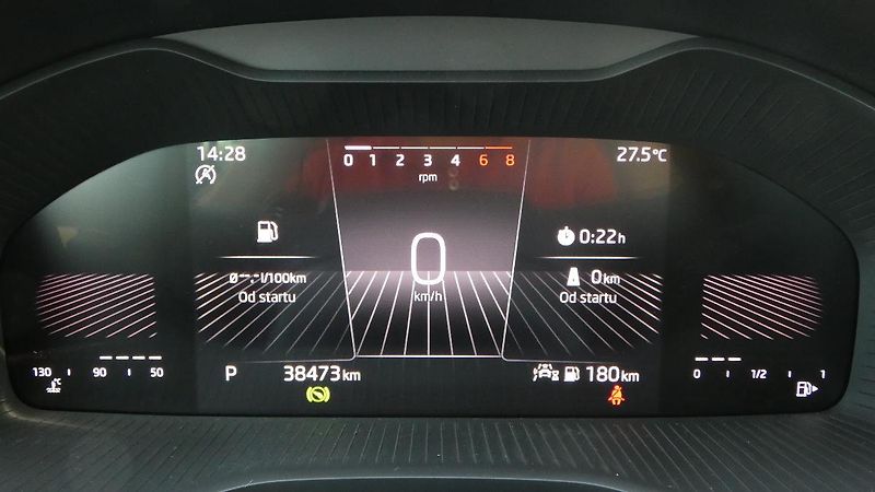 Škoda Karoq 1,5 TSI DSG Ambition - fotka 13 z 23