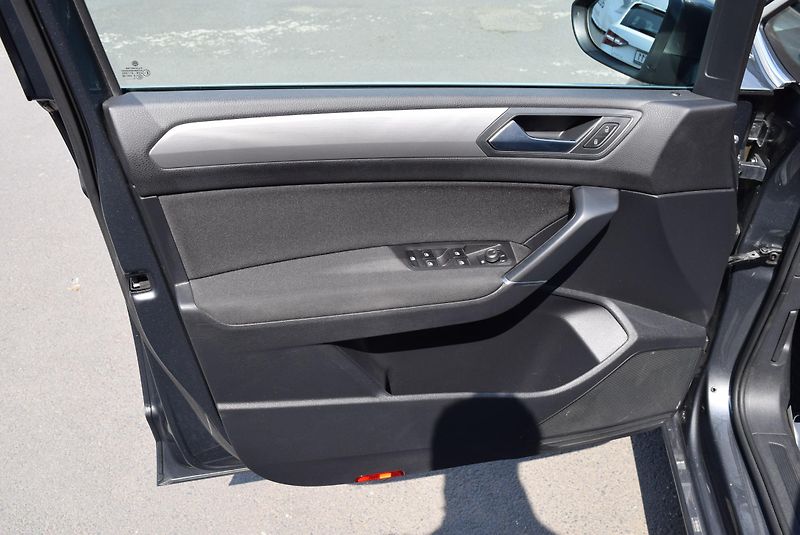 Volkswagen Touran (2017) 1.4TSI 110kw CLBMT 7MÍST TAŽNÉ - fotka 20 z 41