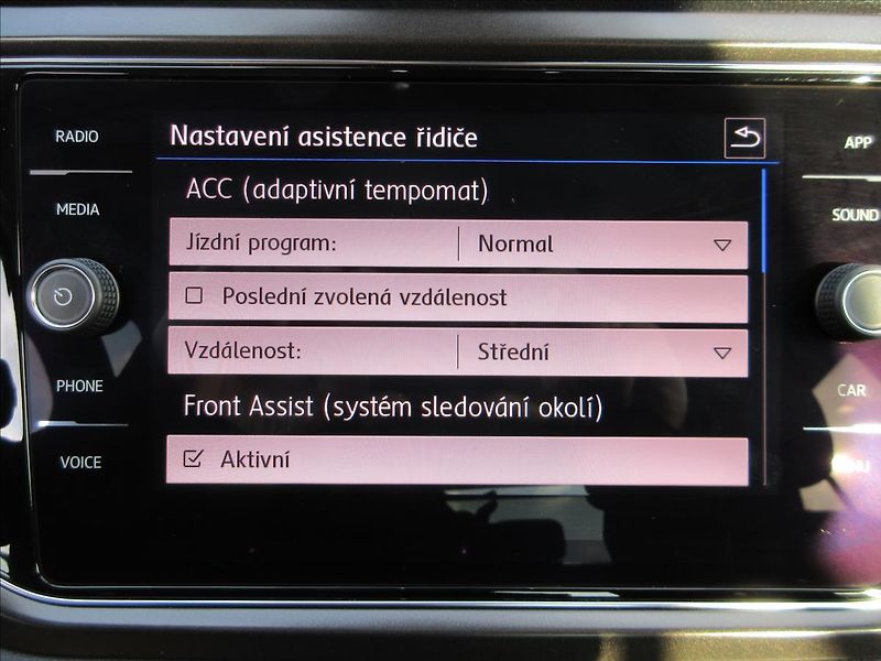 Volkswagen T-Roc 1,5 TSi 110Kw, DSG, Nové ČR - fotka 37 z 41