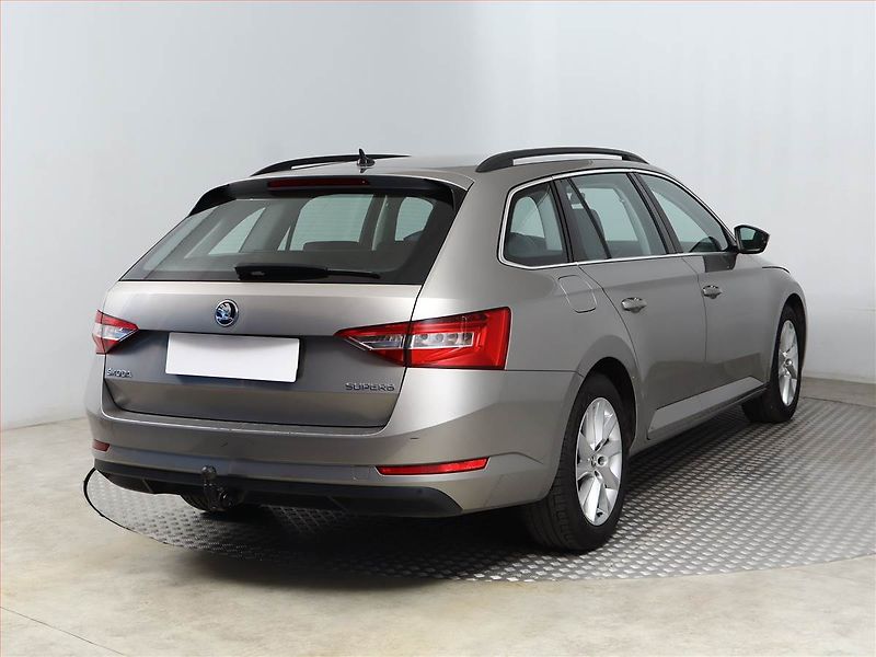 Škoda Superb (2016) Ambition 2.0 TDI, ČR,1.maj - fotka 5 z 19