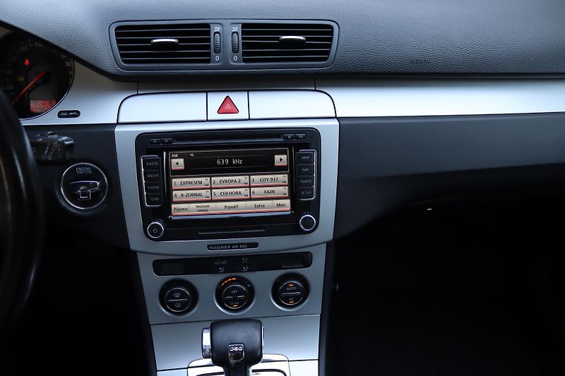 Volkswagen Passat VARIANT 2.0TDI DSG 103kW - fotka 30 z 50