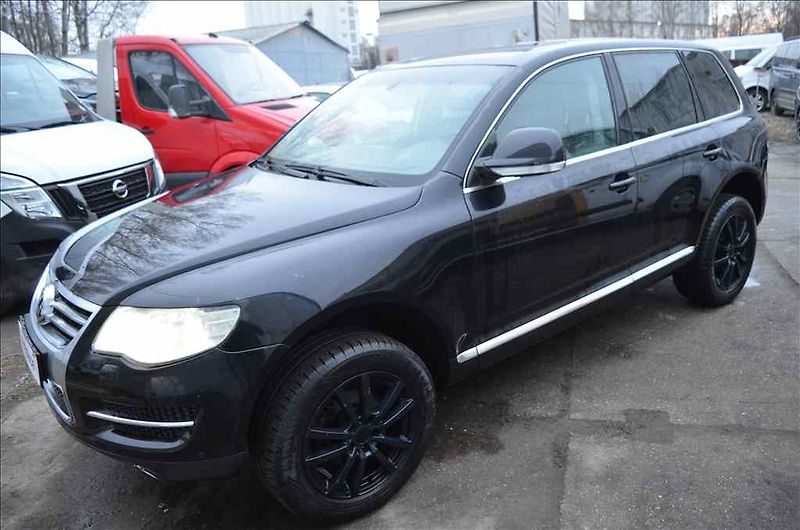 Volkswagen Touareg (2008) 2,5 TDI - fotka 1 z 19