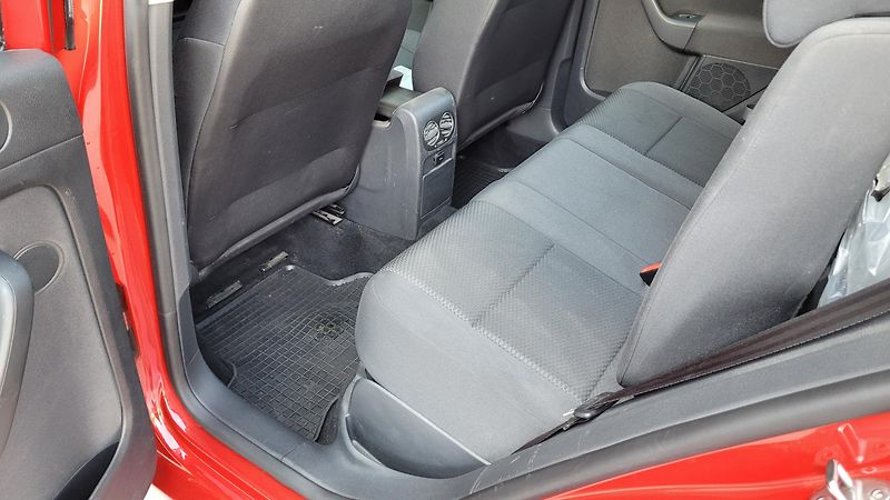Volkswagen Golf Plus TREND 1,2 TSI 77 KW  ČR - fotka 14 z 22