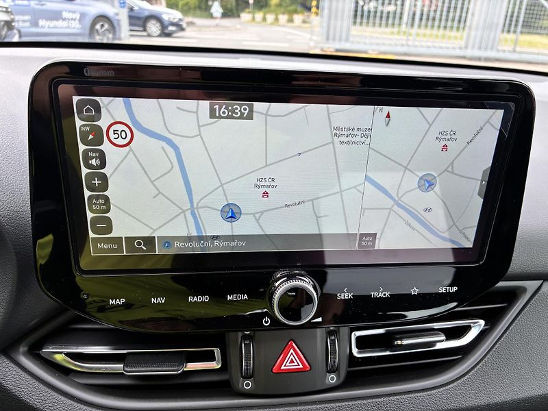 Hyundai i30 1.5T-GDi 118kW REZERVACE - fotka 24 z 34