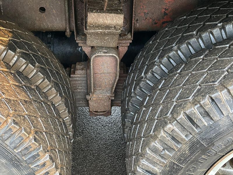Tatra T815 6X6.2 s hydraulickou ruko - fotka 13 z 18