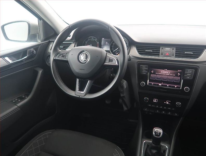 Škoda Rapid (2018) Elegance 1.0 TSI - fotka 7 z 14