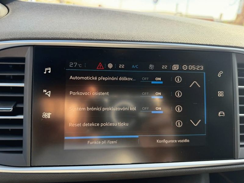 Peugeot 308 (2019) SW GT LINE 1,2 130K - fotka 13 z 45