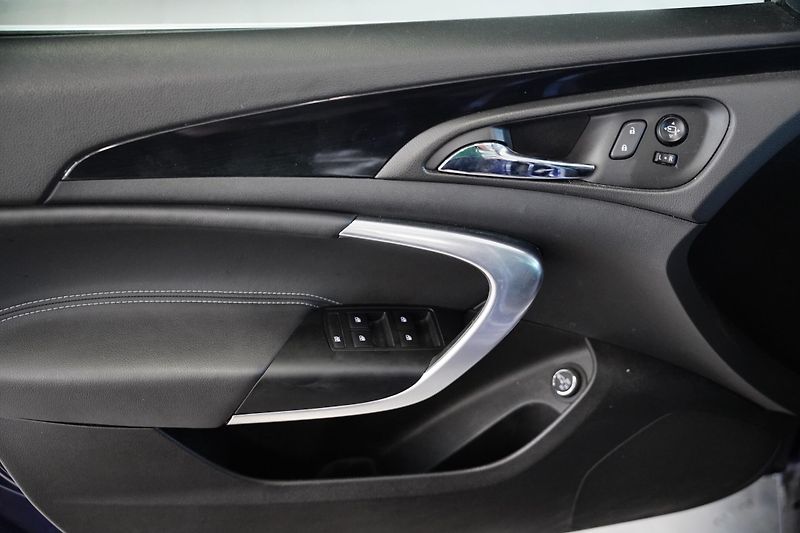 Opel Insignia - fotka 12 z 24