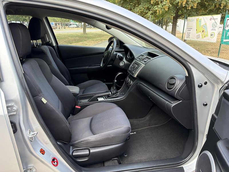 Mazda 6 2.0 Exclusive - fotka 19 z 30