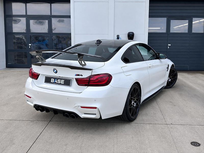 BMW M4 Competition M-Performance - fotka 4 z 25