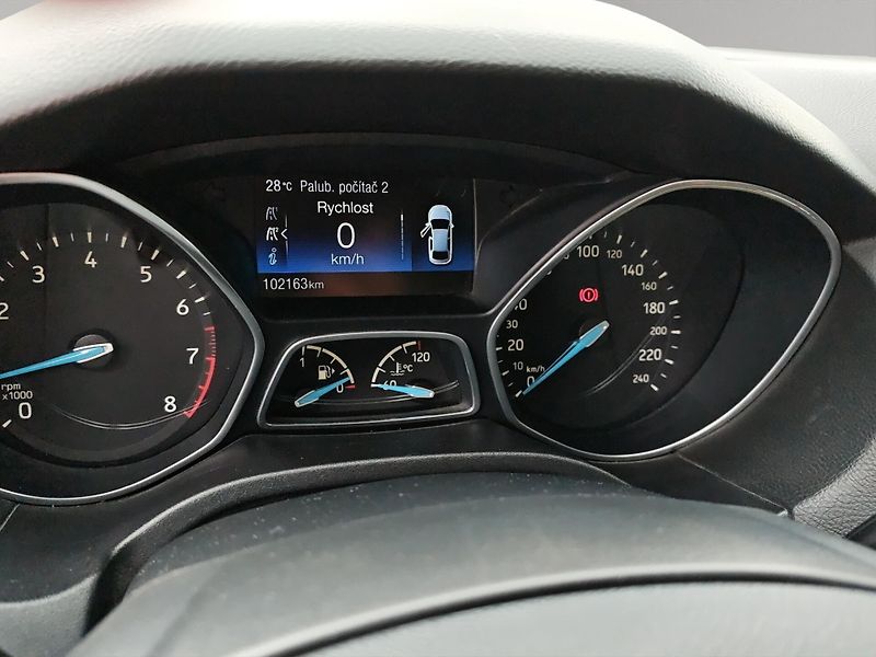Ford Focus (2016) Trend čr. 1,0 ecoboost 125k pr - fotka 11 z 15