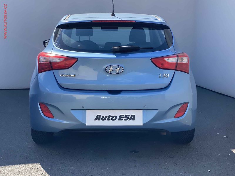 Hyundai i30 (2012) 1.6GDi, ČR, servis.kniha - fotka 5 z 16